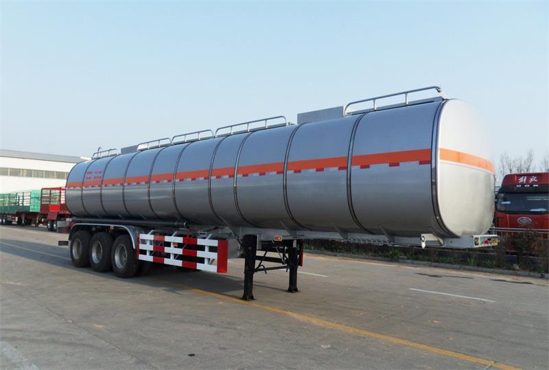 LHY9402GSYA食用油运输半挂车(图1)